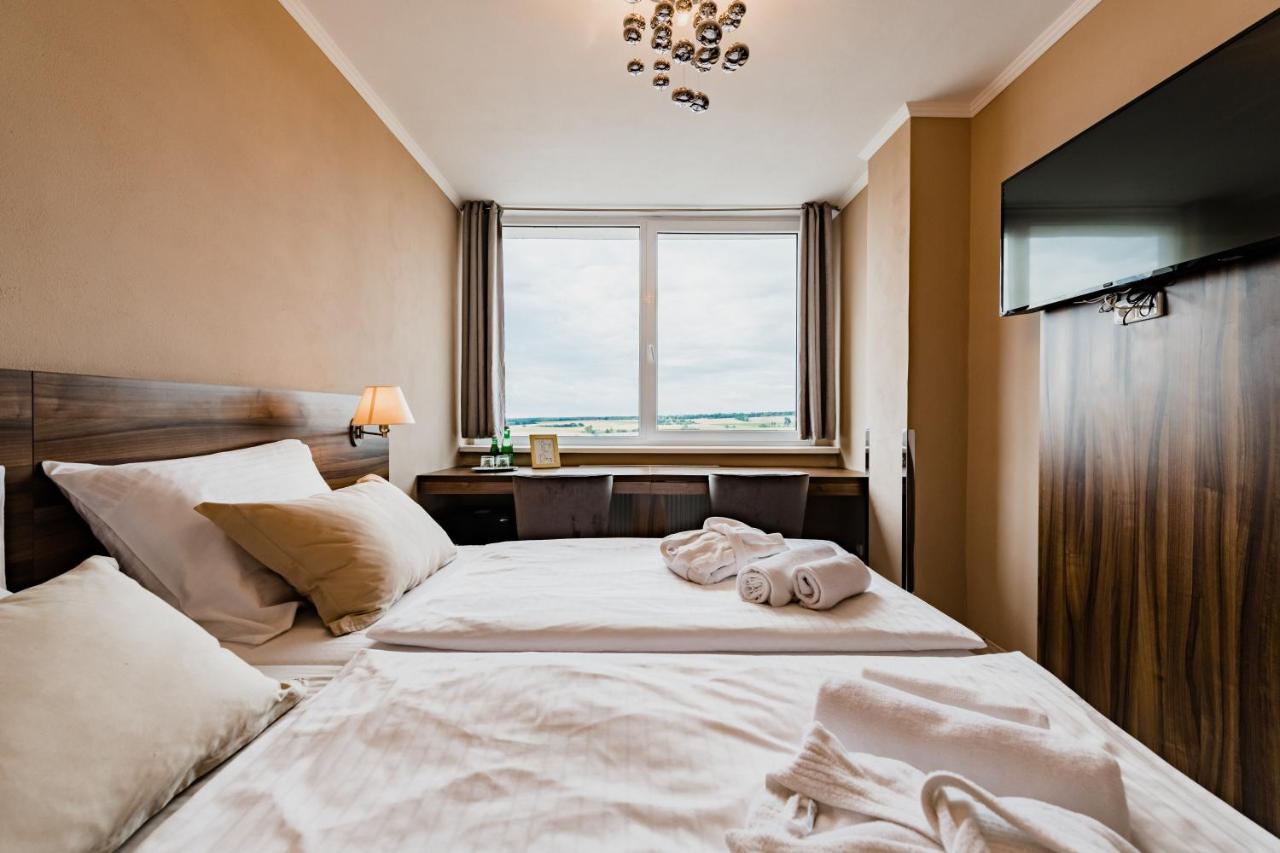 Hotel Palcat ตาบอร์ ภายนอก รูปภาพ