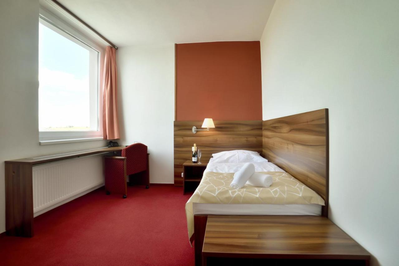 Hotel Palcat ตาบอร์ ภายนอก รูปภาพ